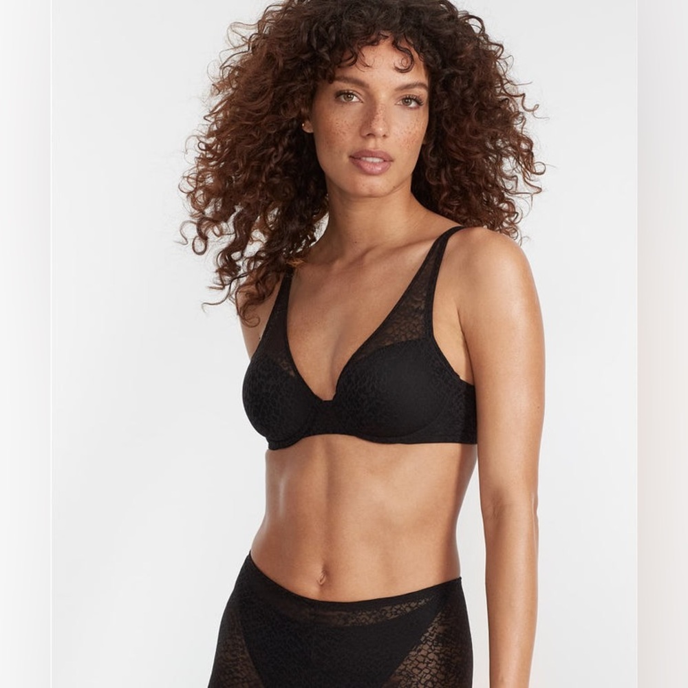 Natori Pretty Smooth Full Coverage Bra - Picture 5 of 13